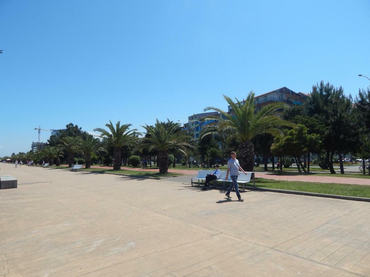 Apartment First Line From Sea Batumi Exterior foto